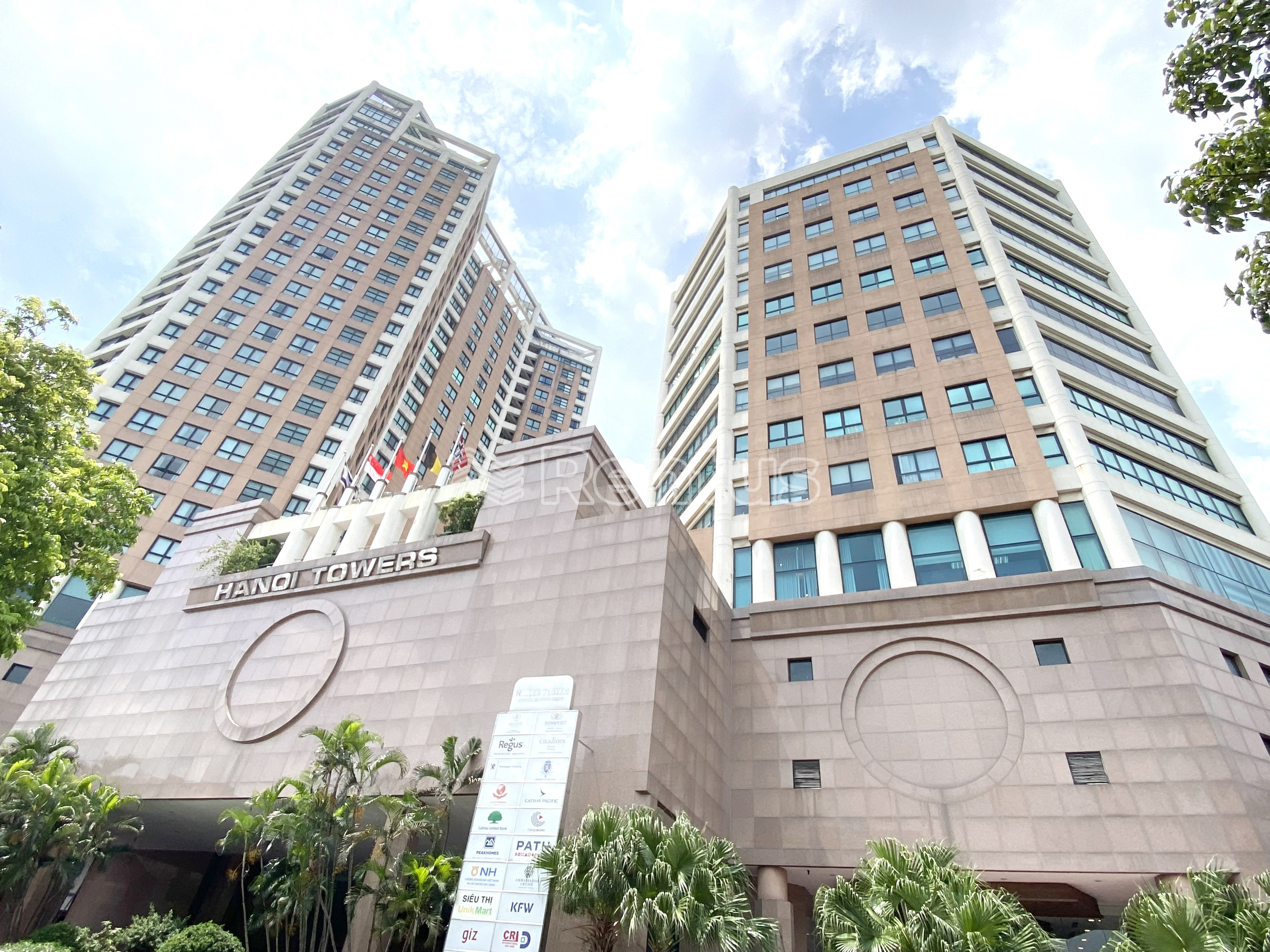 Hanoi Tower (Tháp Hà Nội) - mặt ngoài tòa nhà