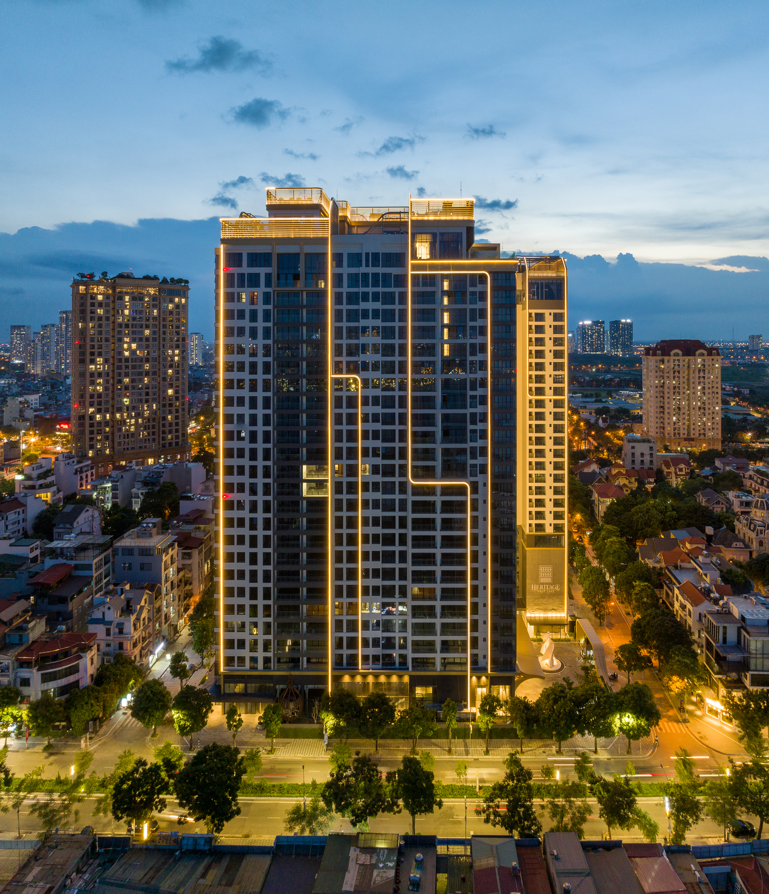 Heritage West Lake - mặt ngoài tòa nhà